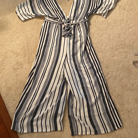 Sadie & Sage medium jumpsuit - Picture 3 of 9